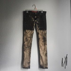 Guess Jeans - Custom Bleached Two-tone Guess Low Ride Jeans Guess Jeans - Custom Bleached Two-tone Guess Low Ride Jeans
